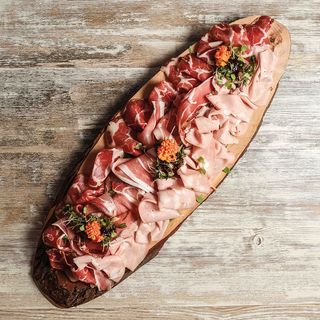 Salumi italiani misti con pane italiano