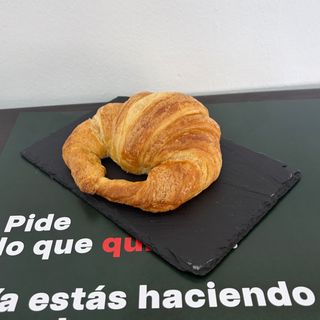 CRUASÁN MANTEQUILLA