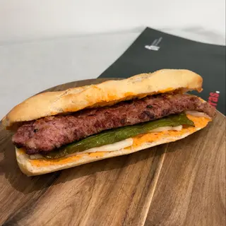 NO PODÍA FALTAR