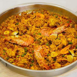 PAELLA (De jueves a domingo y festivos)