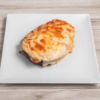 MEDIA BERENJENA (Pollo o carne de ternera)