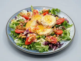 Ensalada De Rulo De Cabra