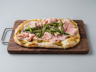 Pinsa Romana De Espárragos