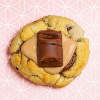 Crumbl cookie kinder bueno
