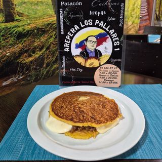 Cachapa De Carne Y Queso Latino