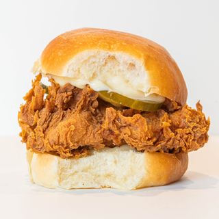 Hamburguesa Clásica de Pollo Frito