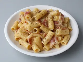 Rigatoni a la carbonara