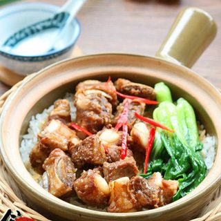  Arroz claypot con costilla