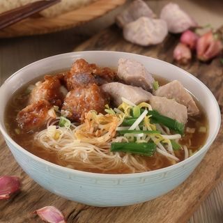 Sopa de fideos arros de costilla