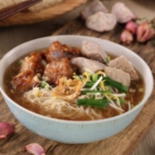 Sopa de fideos arros de costilla