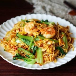 Tallarines frito de gambas