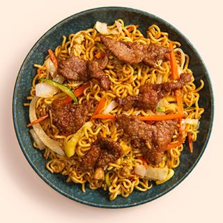 Yakisoba de ternera