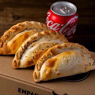 3 Empanadas + 1 Bebida