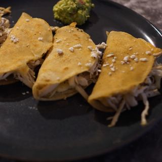 Quesadillas De Pollo (4 Uds.)