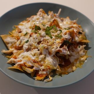 Chilaquiles Rojos (PICANTE)