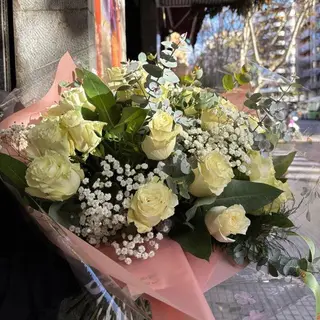 Ramo 12 rosas blancas