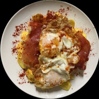 Huevos rotos con jamón ibérico
