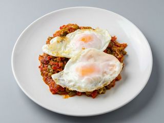 Pisto con Huevos