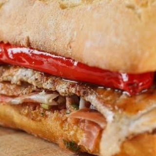 Lomo+pimientos y queso 20 cm