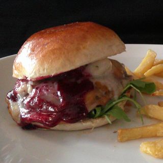 HAMBURGUESA TRILOGÍA DE QUESOS