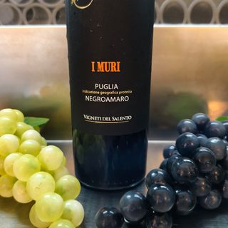 I Muri, tinto, Negroamaro de Puglia, Italia, 2023, 14%