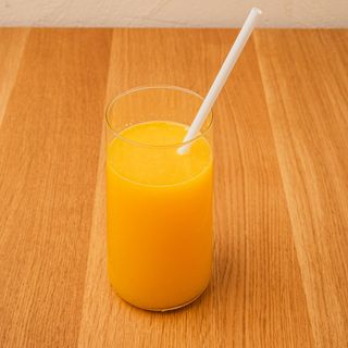 Zumo naranja natural 8 oz.