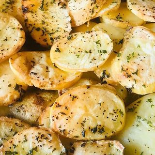 Ración de patatas panaderas