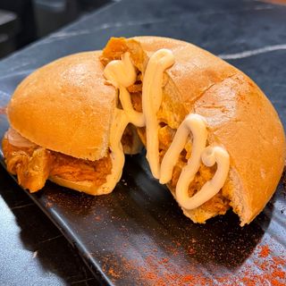 Mollete de cochinita pibil y kewpie mayo