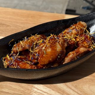 Alitas de pollo con salsa dulcepicante