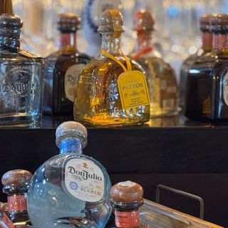 Queso fundido con chorizo 