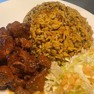 Moro de guandules típico dominicanos