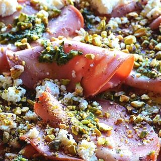 Pizza de Mortadela y Pistacho