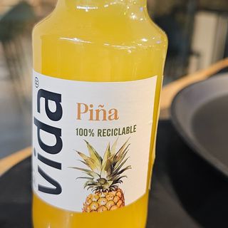 Zumo piña