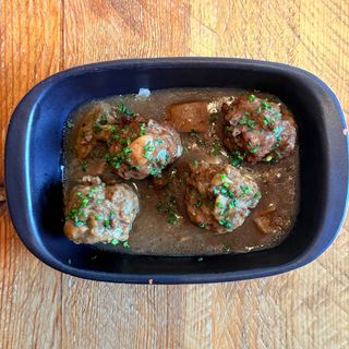 Albóndigas De Vaca Madurada Con Salsa De Boletus