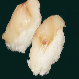 Nigiri de lubina (2 uds.)