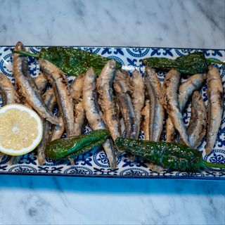 BOQUERONES A LA ANDALUZA