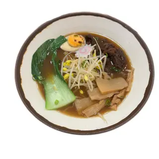 Ternera estofada ramen con caldo