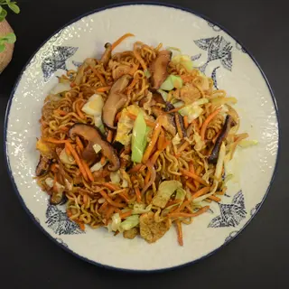 Yakisoba (fideos fritos japoneses) 