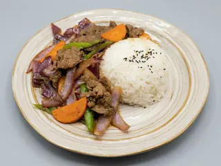 Arroz con ternera al estilo chino 