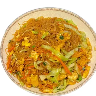 Fideo de arroz fino salteados con pollo 