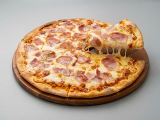 Pizza De Jamón