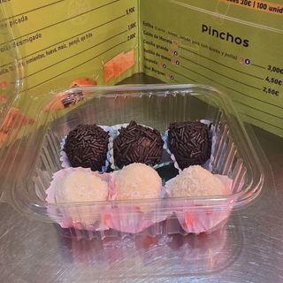 Brigadeiro y beijinho