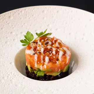 262.TARTAR NEGRO SALMÓN