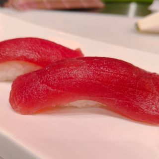 N4. Maguro nigiri 