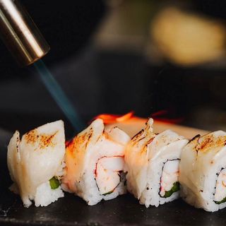 A3. GEISHA DANSU -8uds