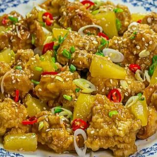 Pollo con sesamo y verduras en salsa Teriyaki