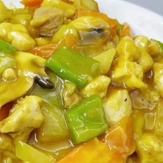 Pollo con salsa curry