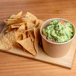 Guacamole con totopos