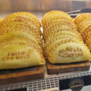 Empanadilla De Pollo Mechado (1 Ud.)