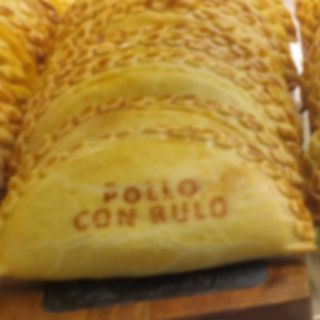 Empanadilla De Pollo Con Rulo De Cabra (1 Ud.)